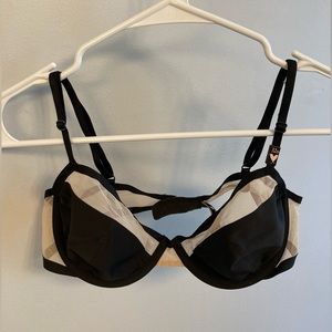 Victoria’s Secret NWOT unlined Demi bra 32D black with blush pink mesh.